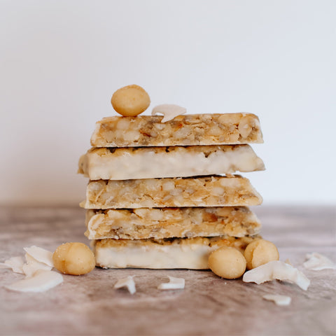 Coconut White Chocolate Macadamia Nut Snack Bar (12 Bars)