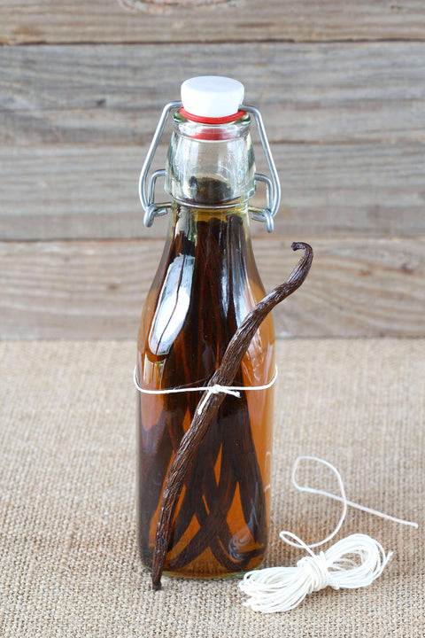 Homemade Vanilla Extract Kit with Organic Madagascar Vanilla Beans